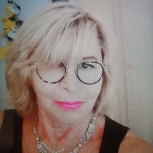 Meet your Posher, Denise